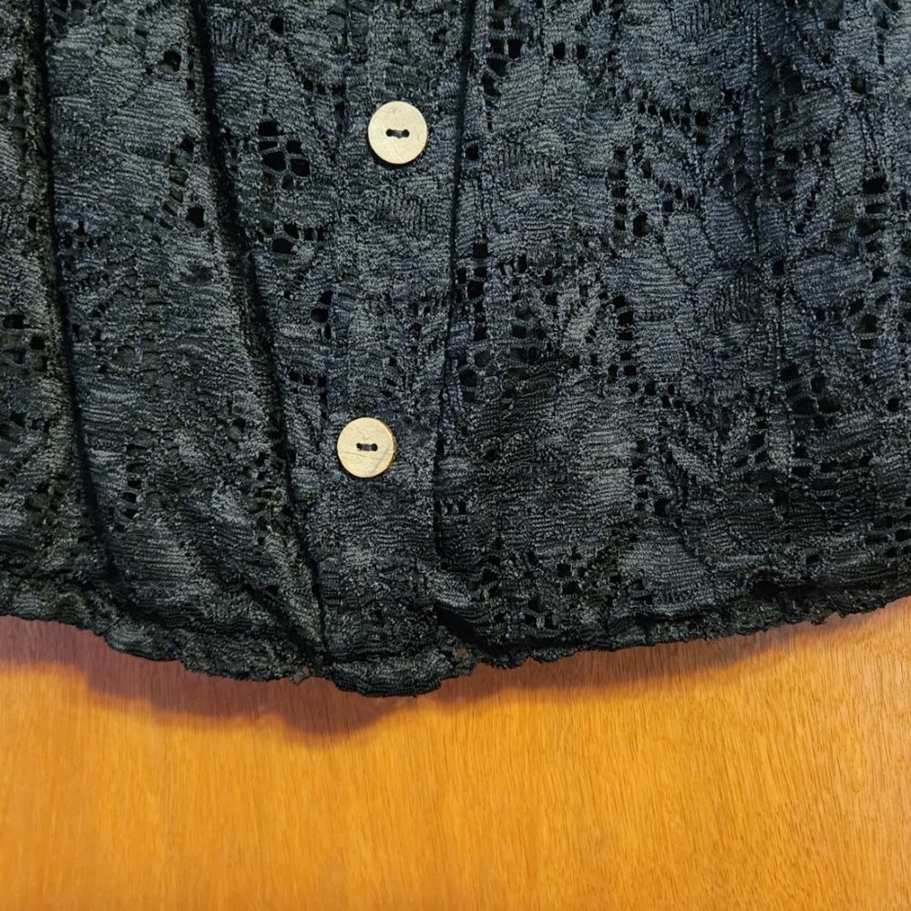 No Boundaries black lace top - Picture 3 of 12
